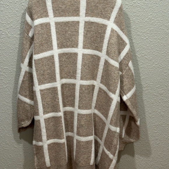 Large cardigan w oversized sleeves - Picture 2 of 10